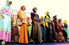Hijab Hand Painting...