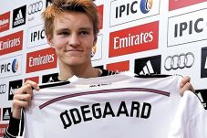 Duo Madrid Tunggu Vonis...