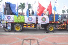 Truk Pengangkut Demo...