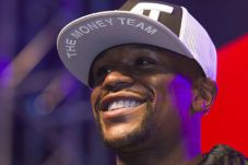Mayweather Jr Mata Duitan...