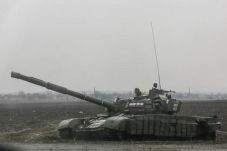 NATO Curiga Rusia Siapkan...
