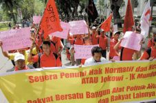 Pengusaha Harus Bayar...