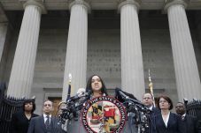 Enam Polisi Baltimore...