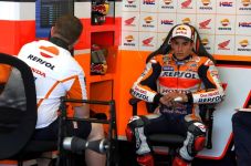 Lorenzo dan Rossi Bersenang-Senang...