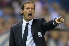 Allegri Ngebet Segel...