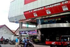 Perampok Bersenpi Sikat...