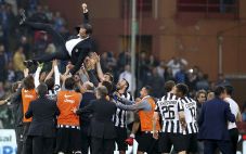 Juventus Pastikan Gelar...