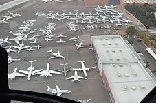 Bandara Dipenuhi Jet...