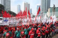 Berpesan Buruh Lanjutkan...