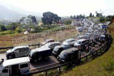 Arus Balik, Jalur Puncak...