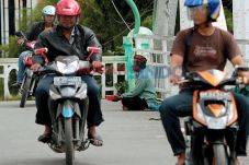 Anjal, Pengemis, dan...