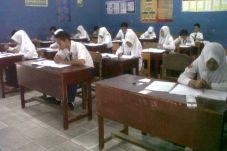 Pacar Minta Kawin, Siswi...