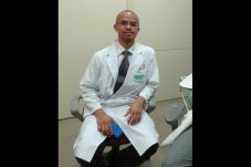 Pembedah Parkinson Pertama...