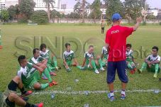 Abaikan Kahar, 2 Klub...