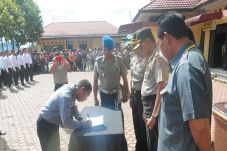 Ada KKN, Kapolda Akan...