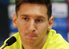 Messi Tak Bisa Move...