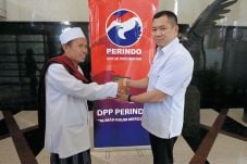 Perindo Serahkan Bantuan...