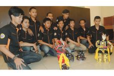 Robot Pemadam Api Unair...