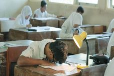 Alami Gangguan Penglihatan,...