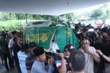 Tangisan Istri Iringi...