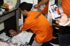 Deudeuh Tewas dalam...