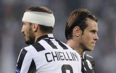 Gareth Bale Membantu...