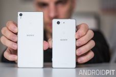 Sony Xperia Z4 Compact...