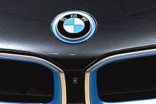 Laba BMW Tumbuh Sebesar...