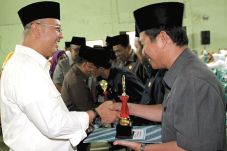 Eldin Puji Keluarga...