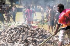 Warga Papua Ikrar Damai...