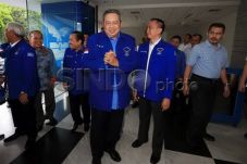 SBY Diminta Sadar Diri,...