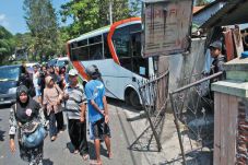 Bus Rombongan Takziah...
