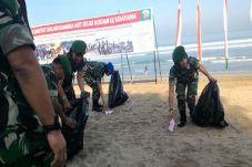 Ribuan TNI Kodam IX...