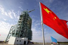 China Kembangkan Senjata...