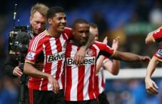 Sunderland Jaga Jarak...