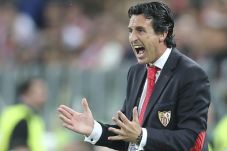 Pelatih Sevilla Tolak...