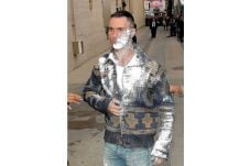 Adam Levine Kena Bom...