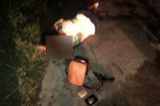 Berpura-pura Jadi Polisi,...