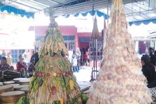 Gunungan Gula Kelapa,...