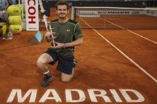 Andy Murray, Raja Tanah...