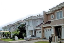 Berburu Rumah Seken...