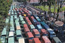 Angkot Mogok,Surabaya...