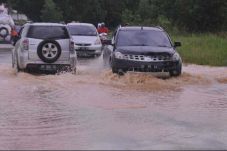 Hujan Deras, Sejumlah...
