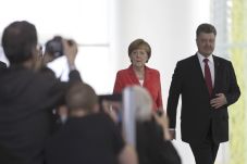Merkel: Perjanjian Minsk...