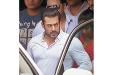 Tabrakan, Salman Khan...