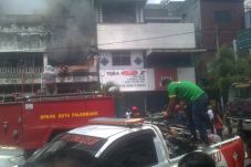 Gudang Sepeda Terbakar,...
