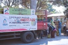 Harga Gas 3 Kg Makin...