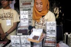 Menikmati Sensasi Cokelat...