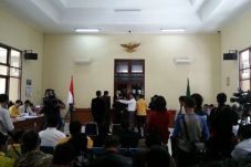 Gugatan Golkar Ical...