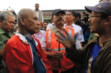 Warga Stasiun Tolak...